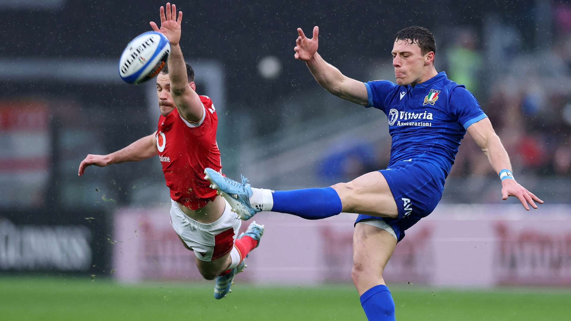 西班牙女足对阵荷兰女足：实力旗鼓相当，比赛悬念丛生